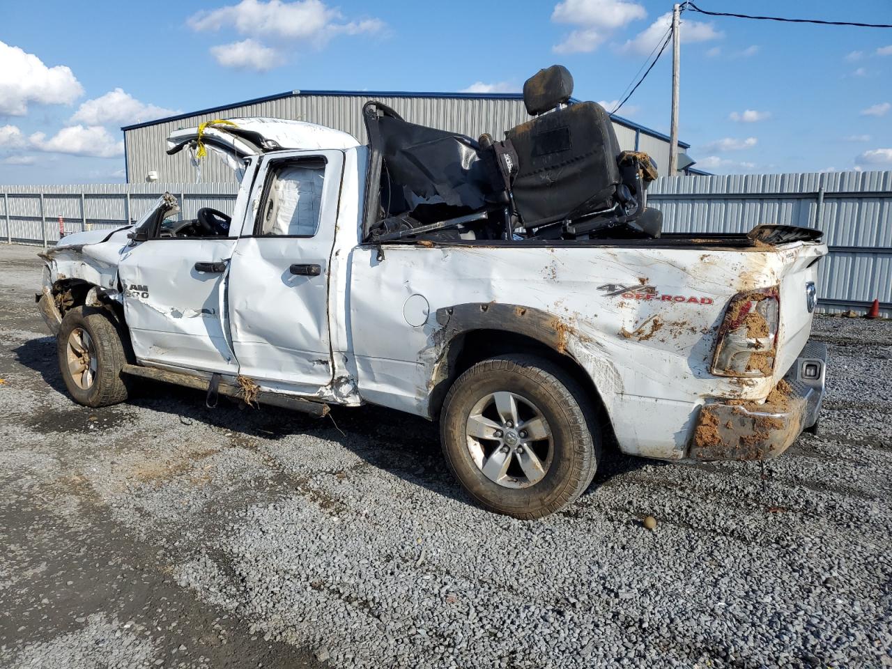 2016 RAM 1500 - Image 2