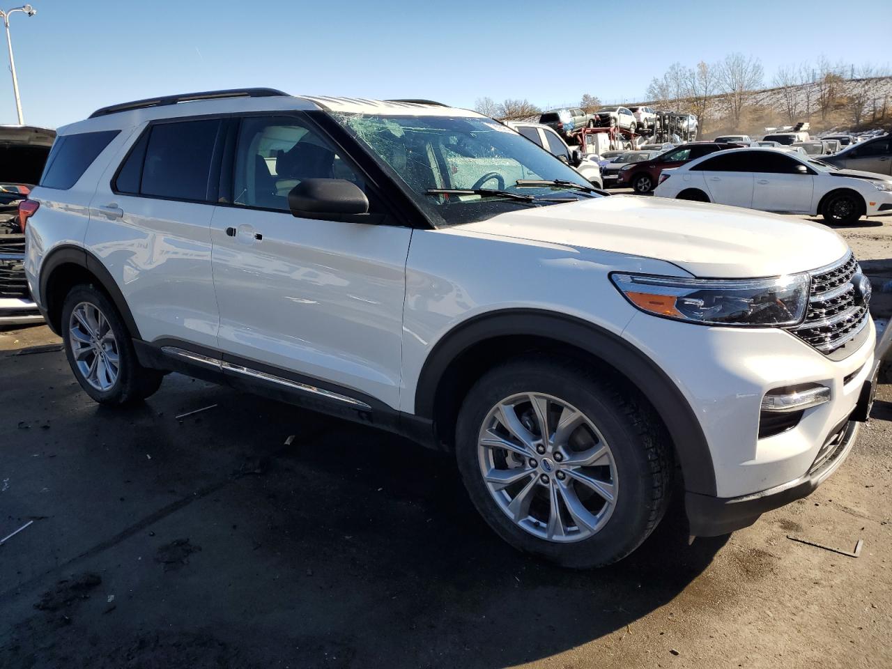 2023 Ford Explorer - Image 4