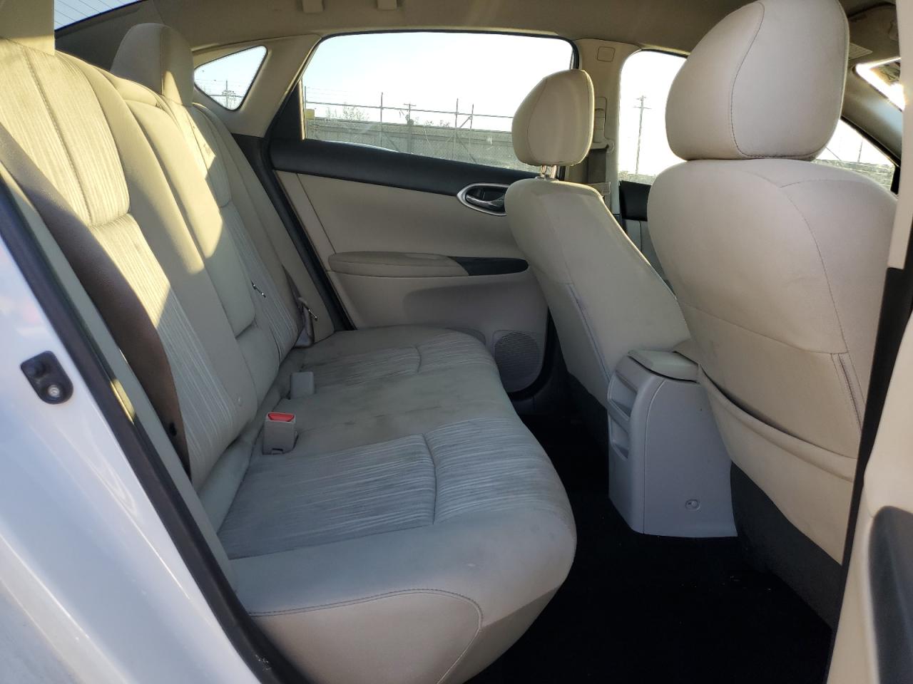 2016 Nissan Sentra - Image 10