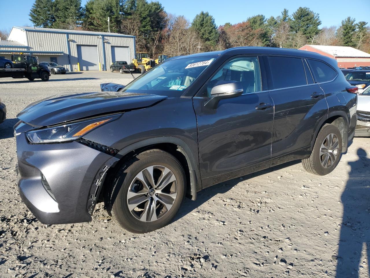 2021 Toyota Highlander - Image 1
