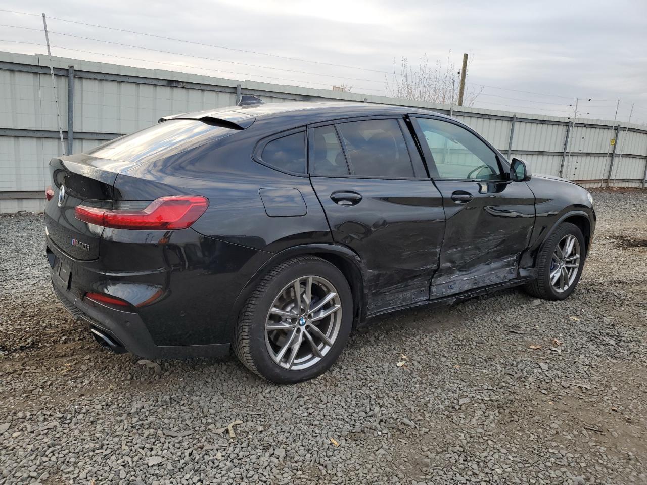 VIN 5UX2V5C06M9E29536 2021 BMW X4 no.3