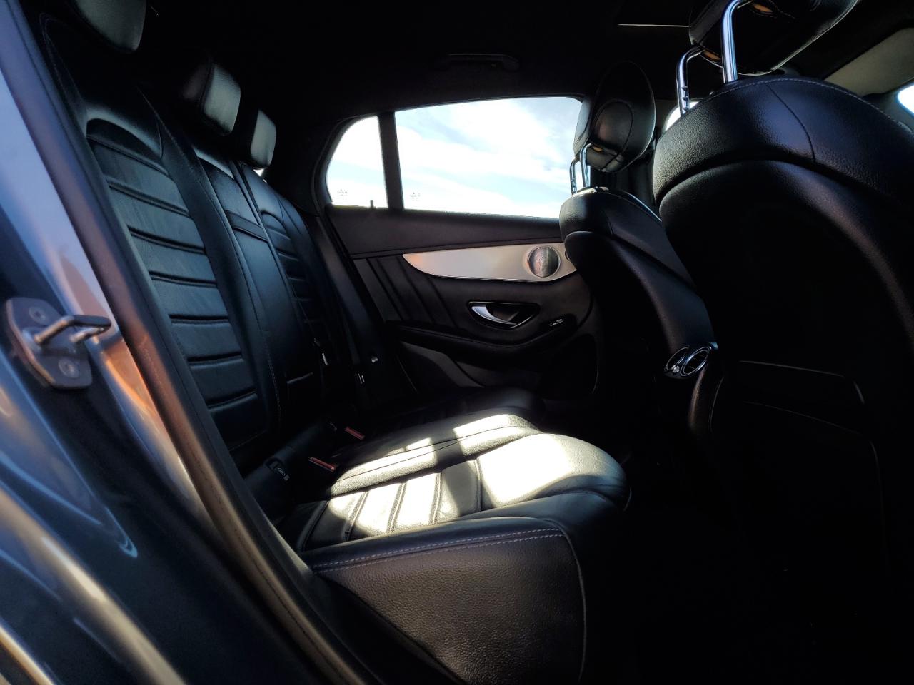 2018 Mercedes-Benz GLC - Image 11