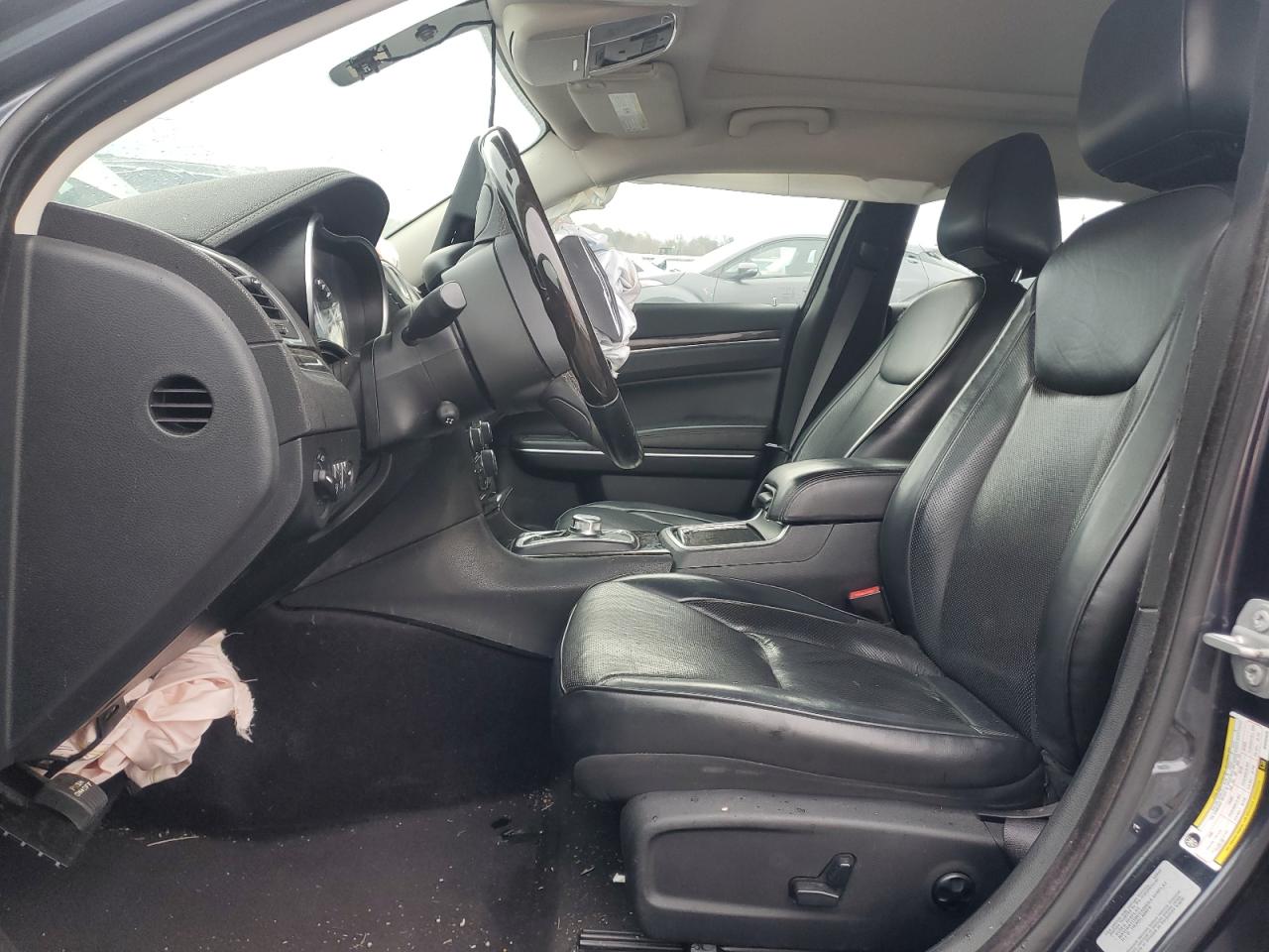 2016 Chrysler 300 - Image 7