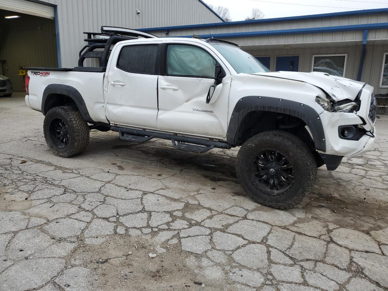 2019 Toyota Tacoma - Image 4