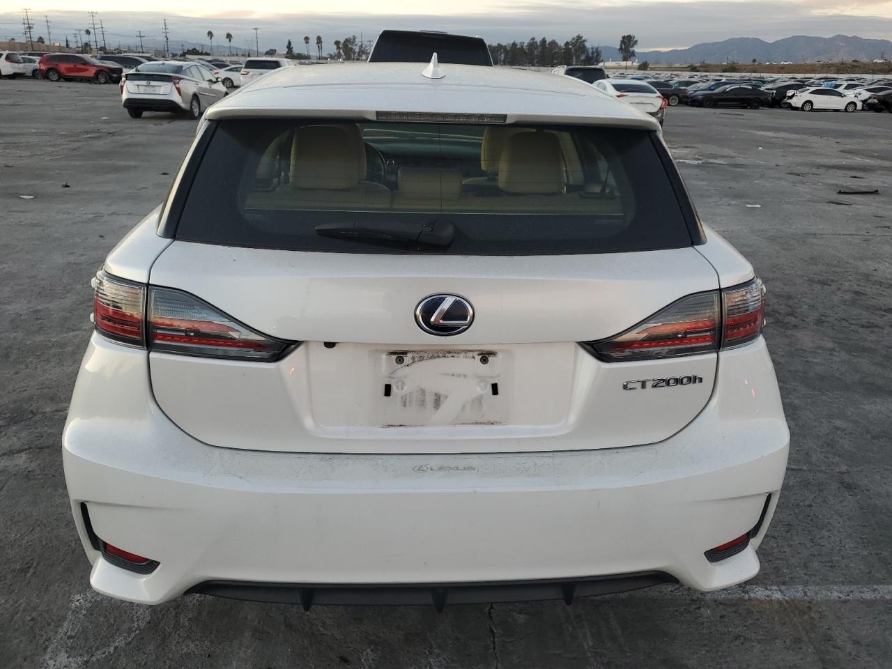 2017 Lexus CT - Image 6