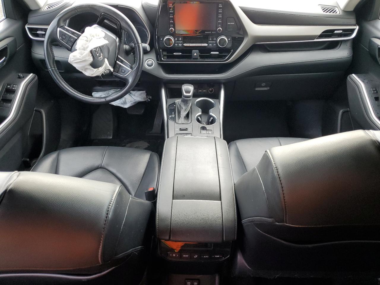 2021 Toyota Highlander - Image 8