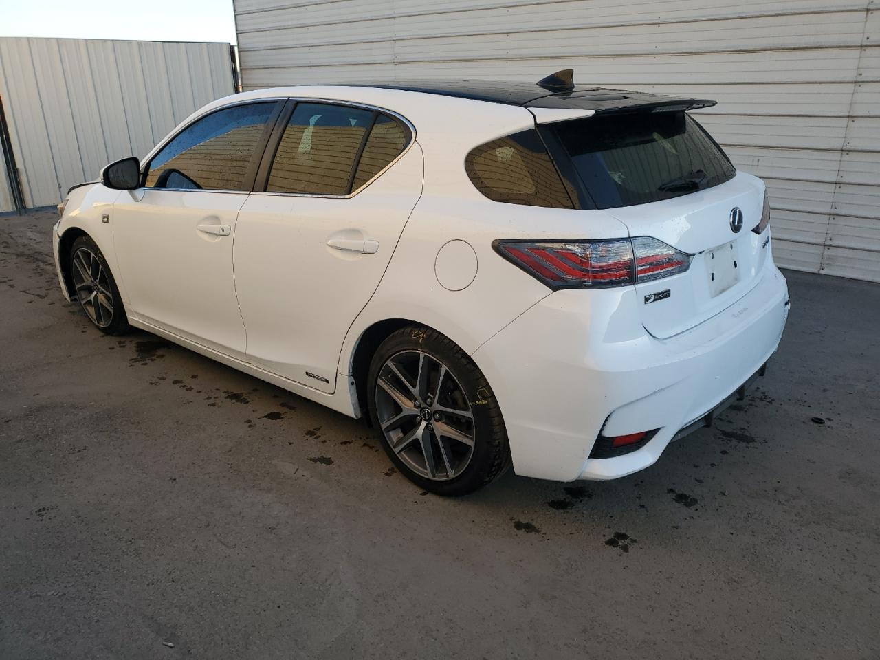 VIN JTHKD5BH4G2255860 2016 LEXUS CT 200 no.2