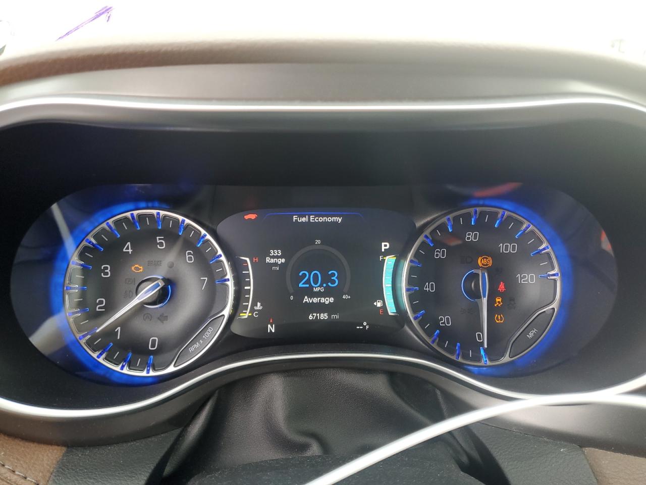 2017 Chrysler Pacifica - Image 9