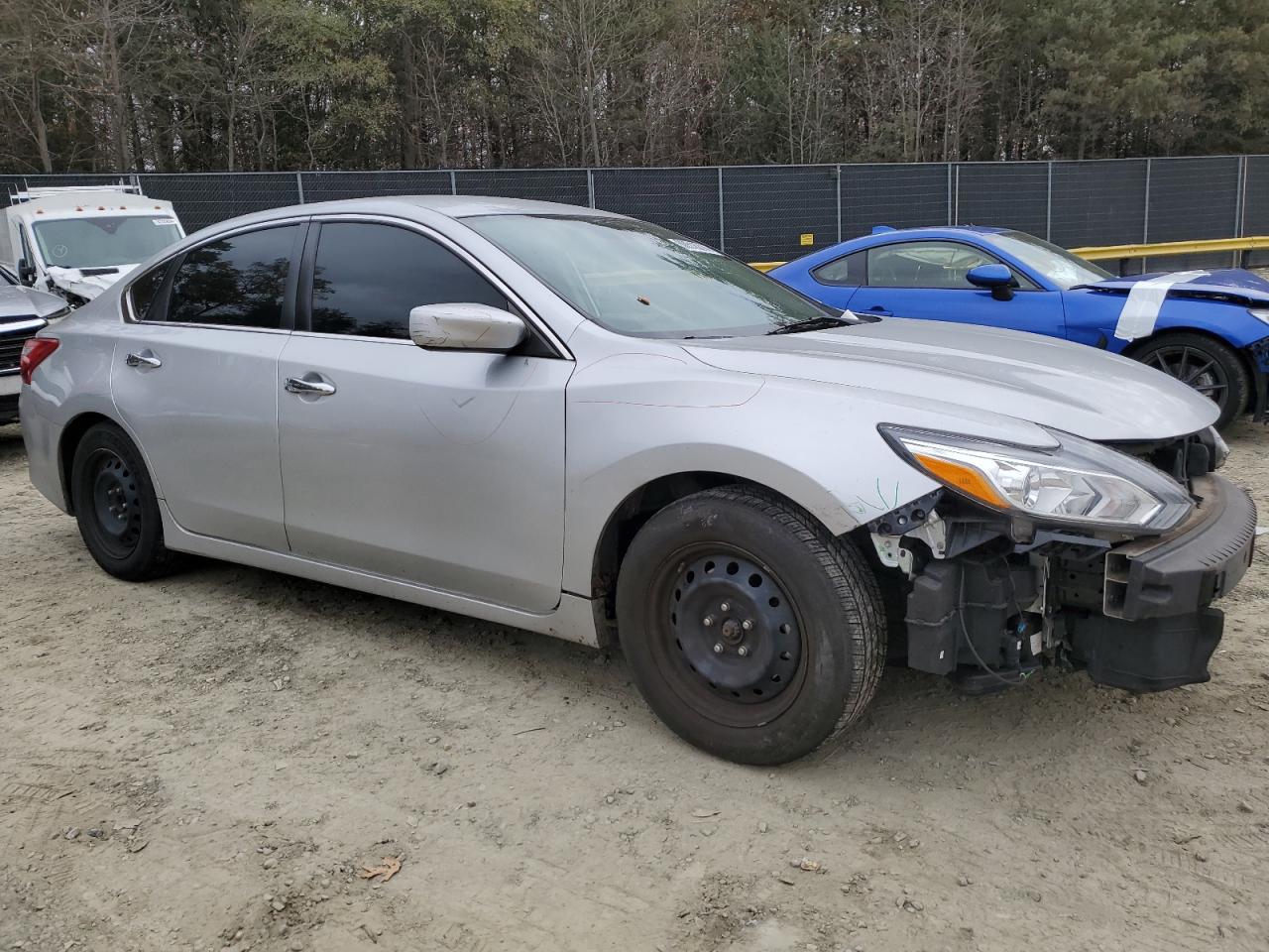 2016 Nissan Altima - Image 4