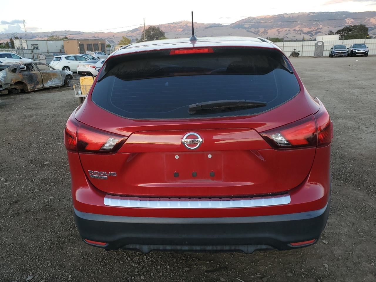 2018 Nissan Rogue Sport S VIN: JN1BJ1CP8JW105438 Lot: 81094764