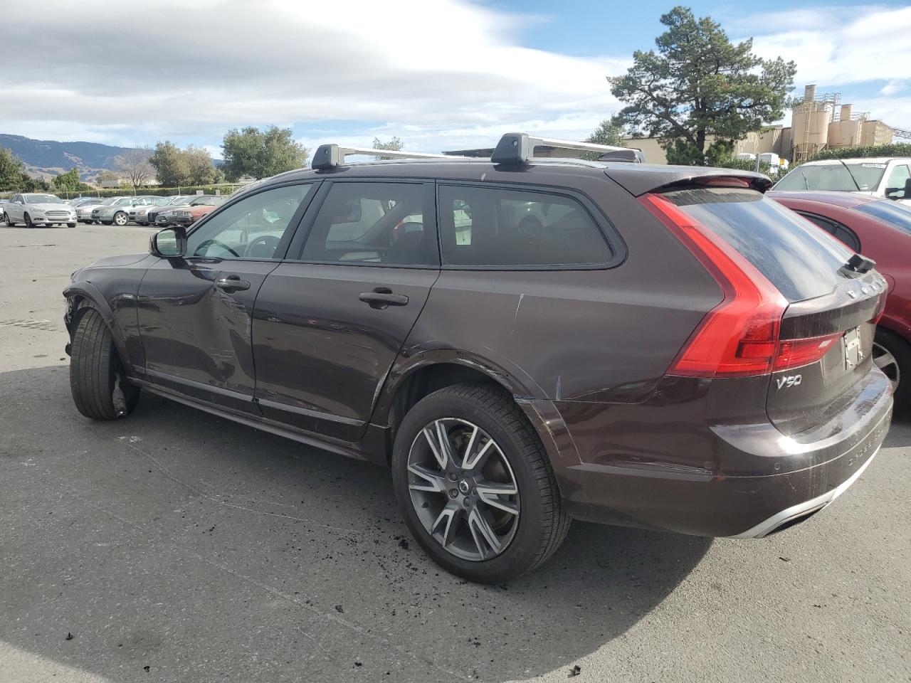 2017 Volvo V90 - Image 2