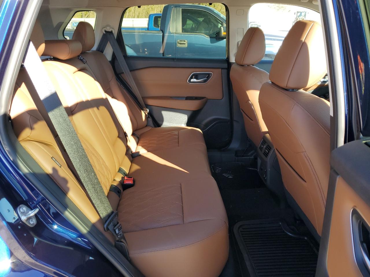 2024 Nissan Rogue - Image 11
