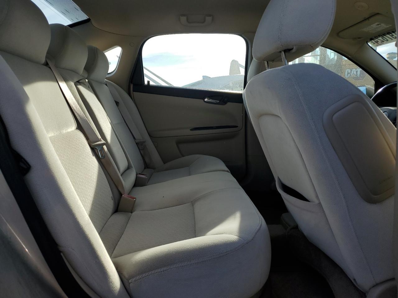 2010 Chevrolet Impala - Image 10