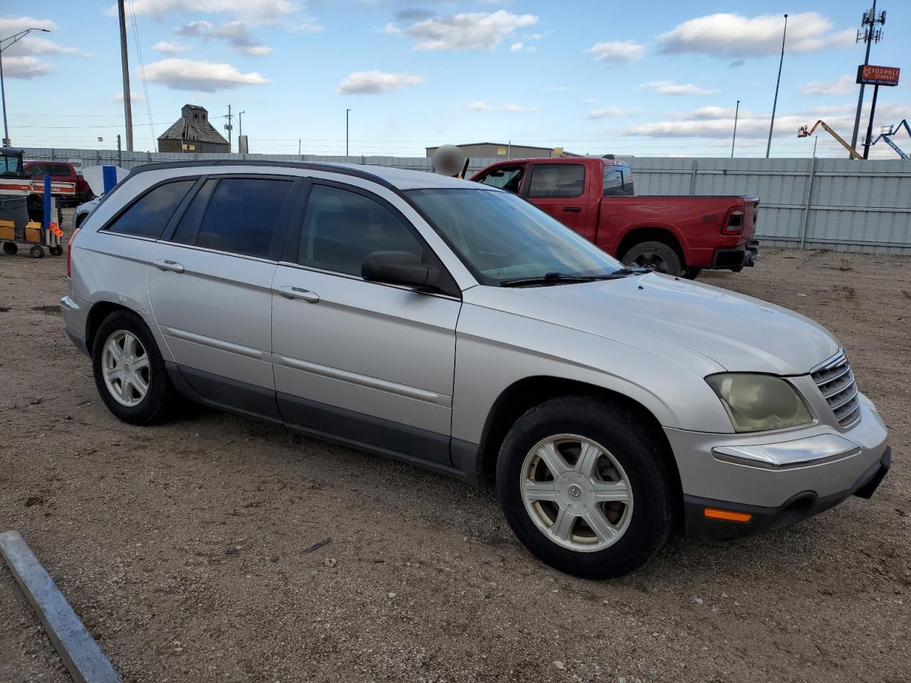 2005 Chrysler Pacifica - Image 4