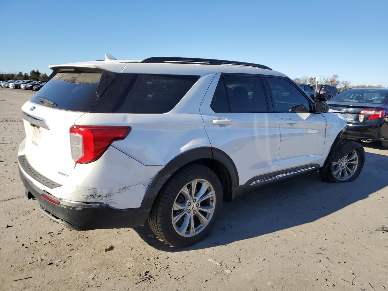2022 Ford Explorer - Image 3