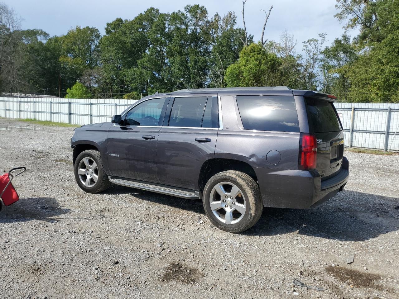 VIN 1GNSCBKC3HR332516 2017 CHEVROLET TAHOE no.2