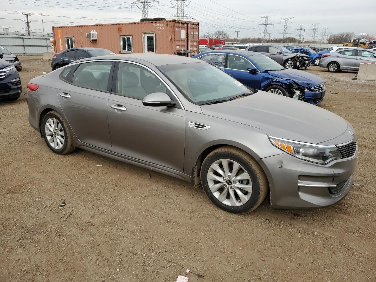 VIN 5XXGU4L37JG219053 2018 KIA OPTIMA no.4