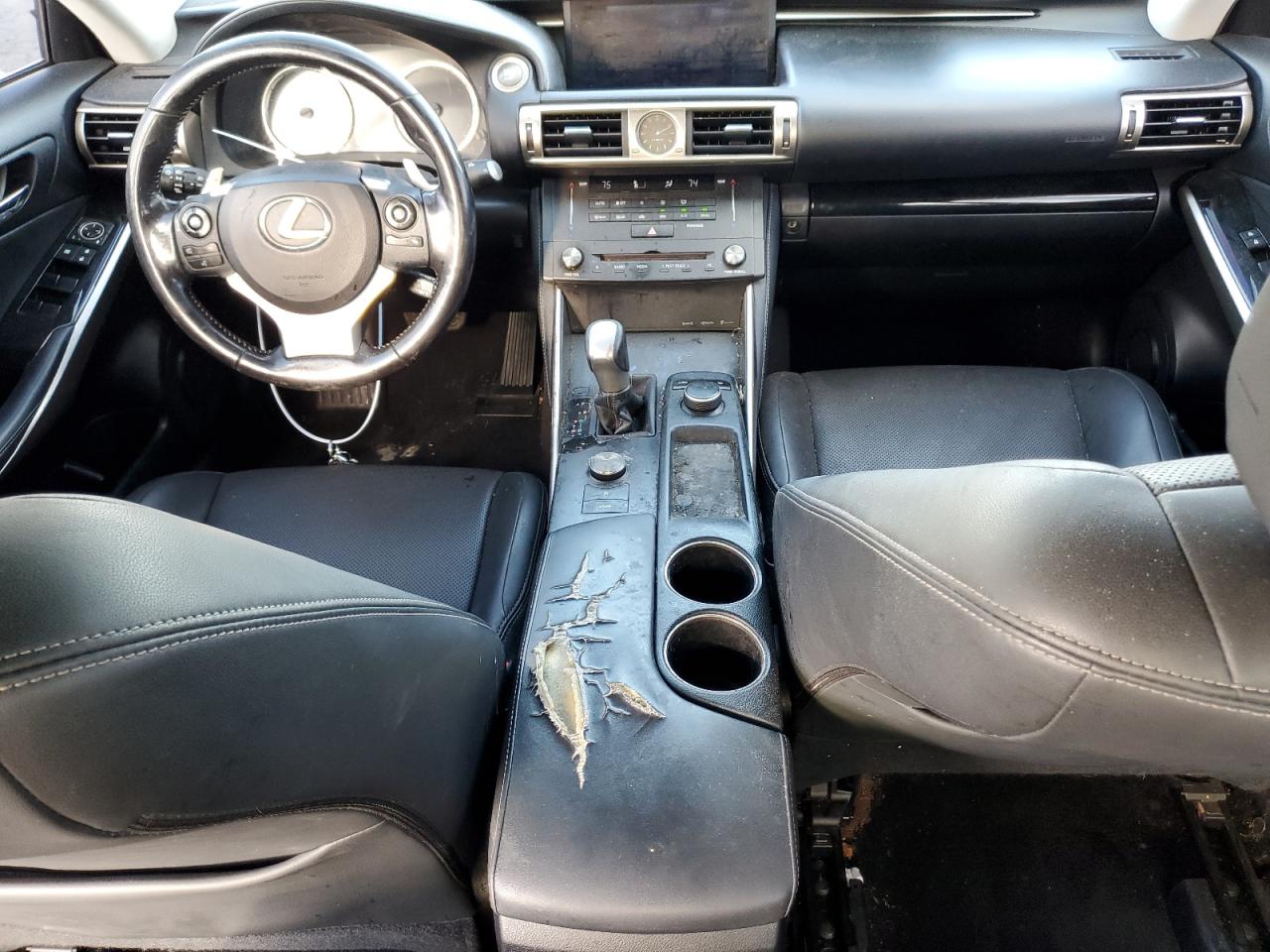 2016 Lexus IS - Image 8