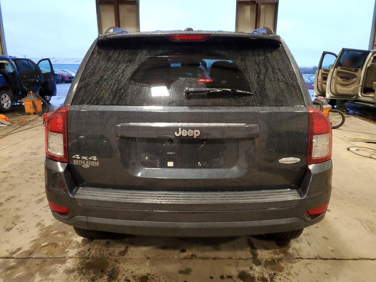 VIN 1C4NJDEB8FD105424 2015 JEEP COMPASS no.6