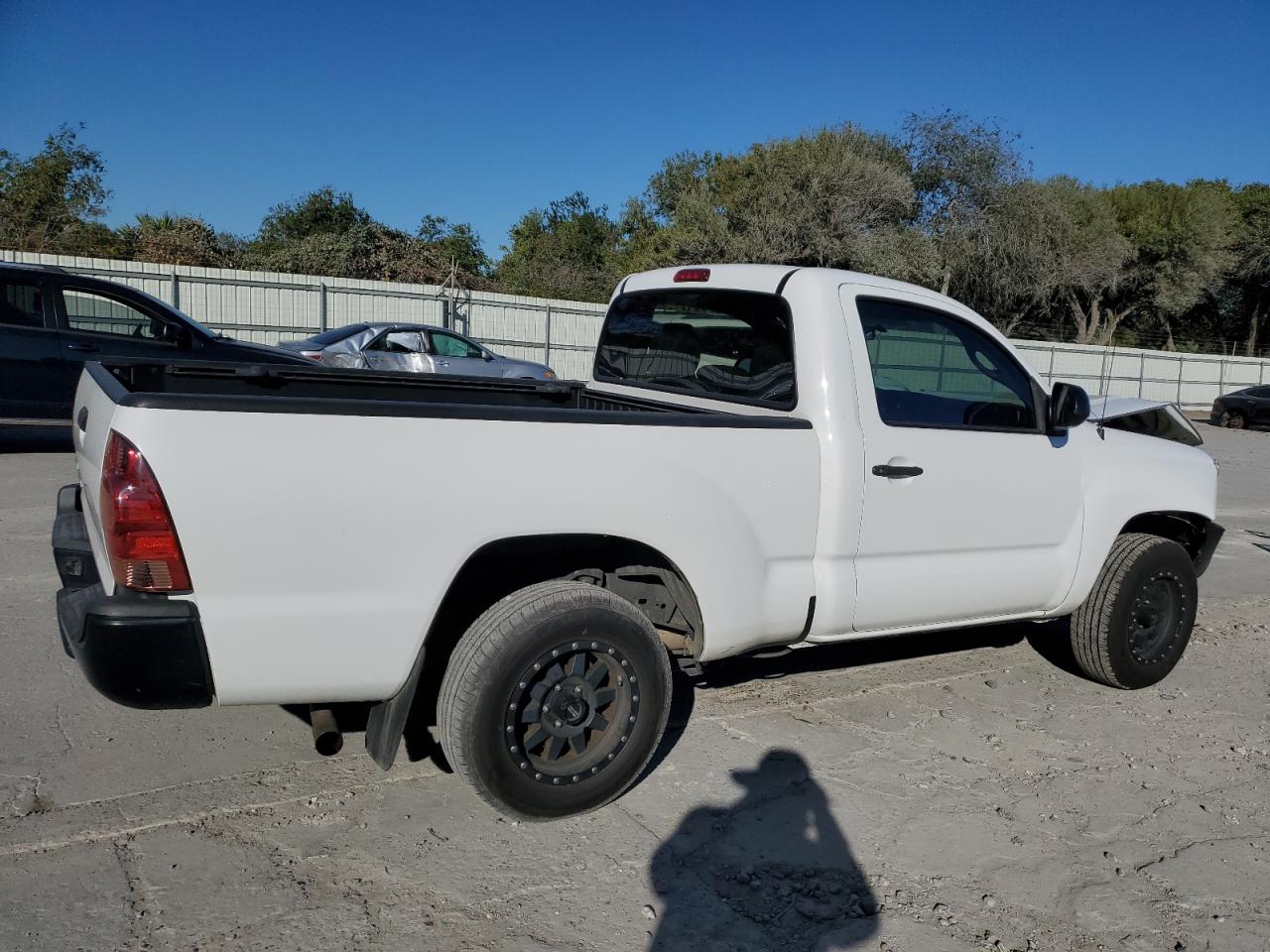 2014 Toyota Tacoma - Image 3