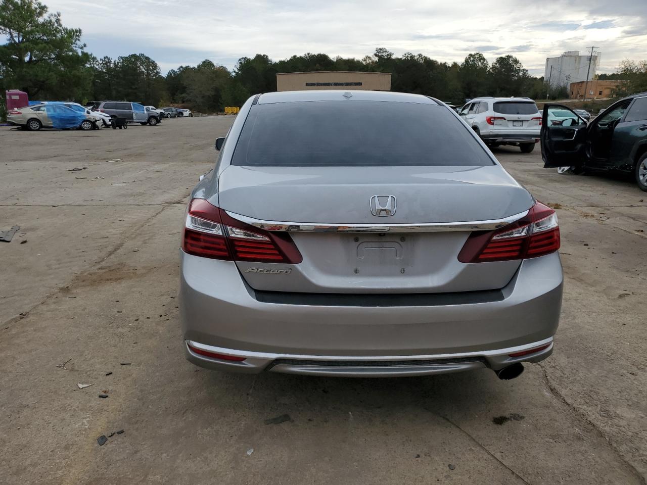 1HGCR2F87HA002881 HONDA ACCORD 2017