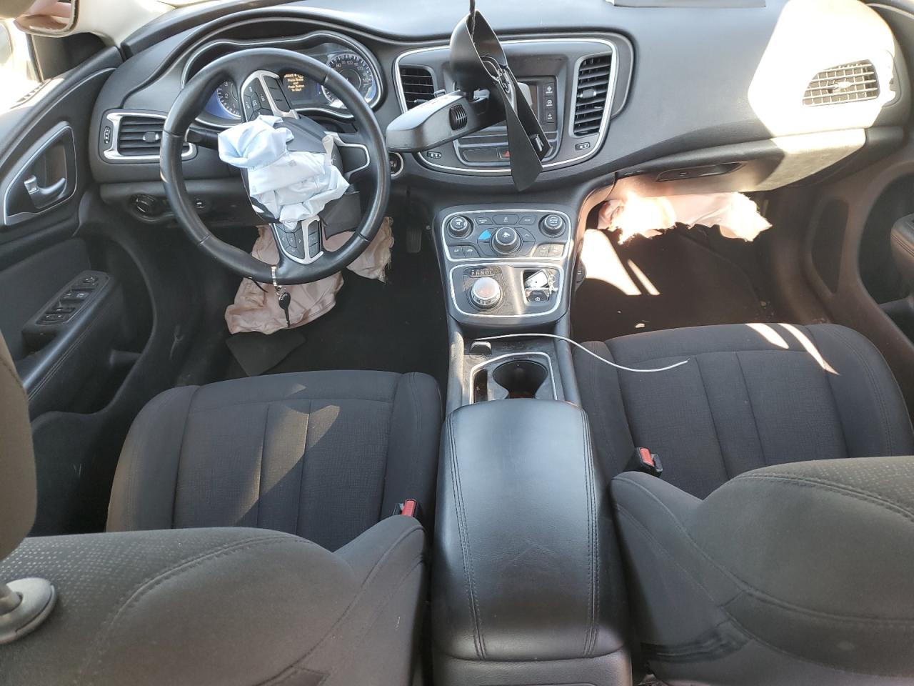 2016 Chrysler 200 - Image 8