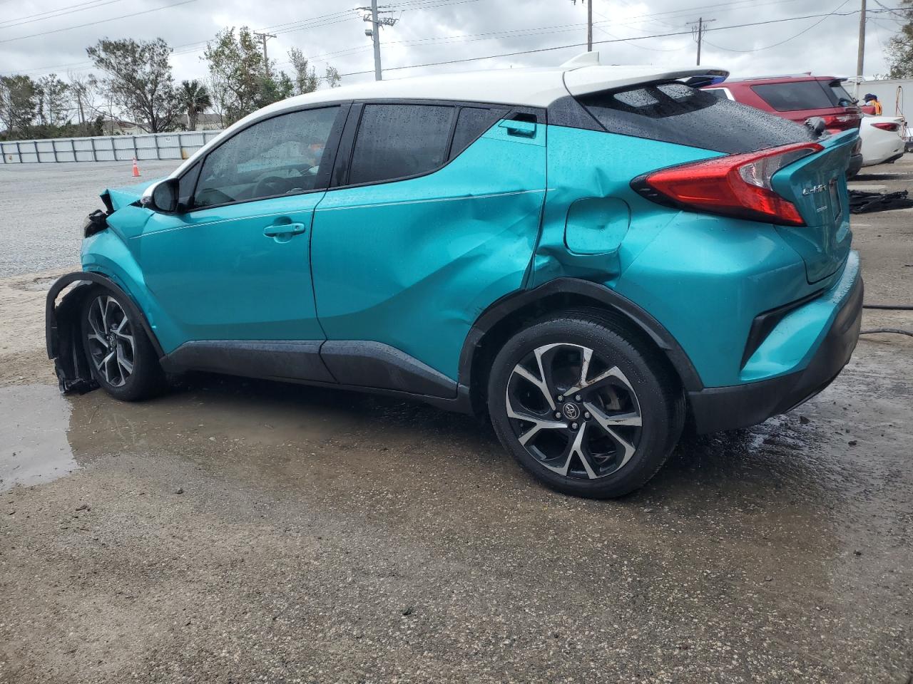 VIN NMTKHMBX3JR037379 2018 TOYOTA C-HR no.2