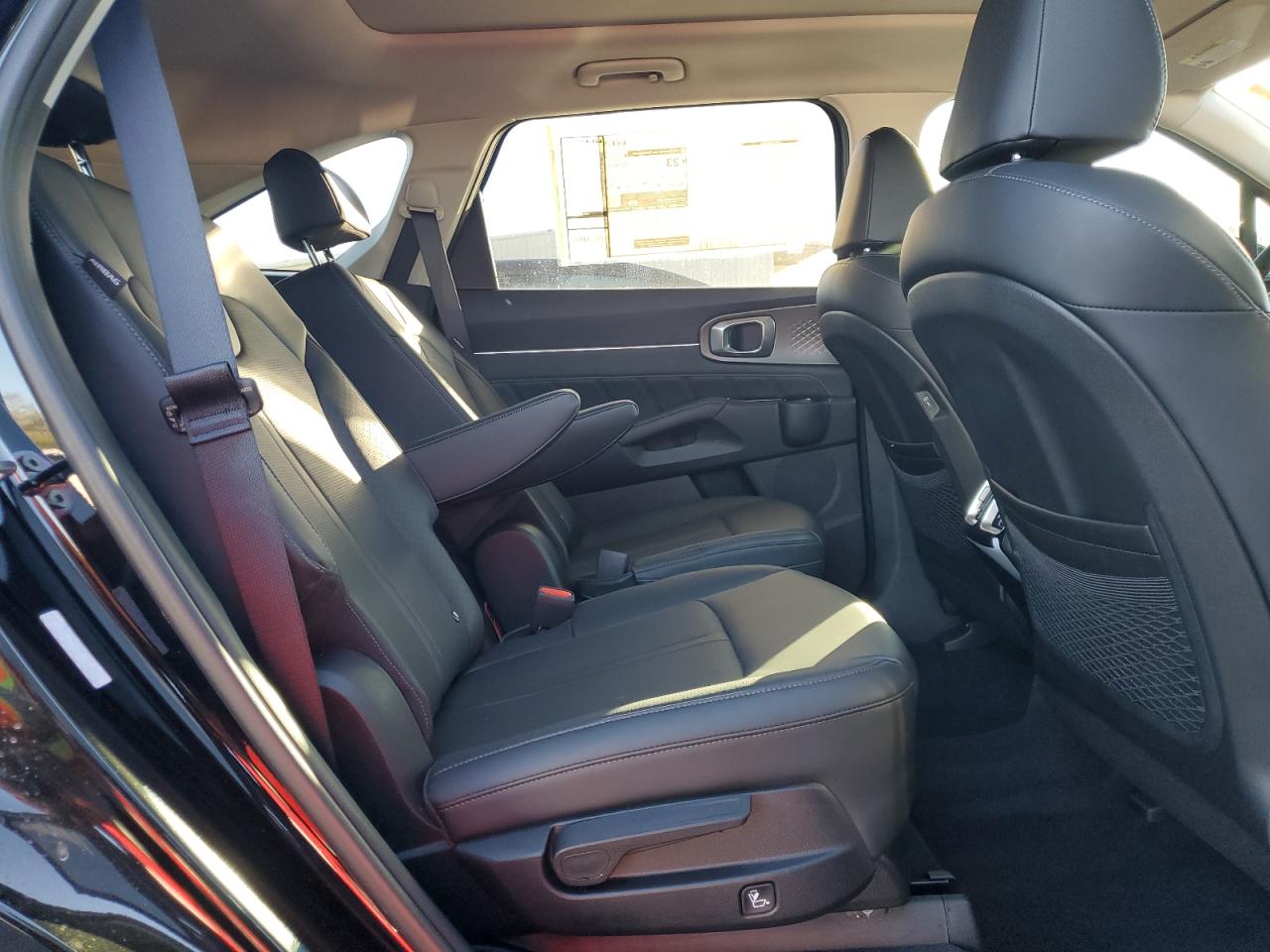 2024 Kia Sorento - Image 11