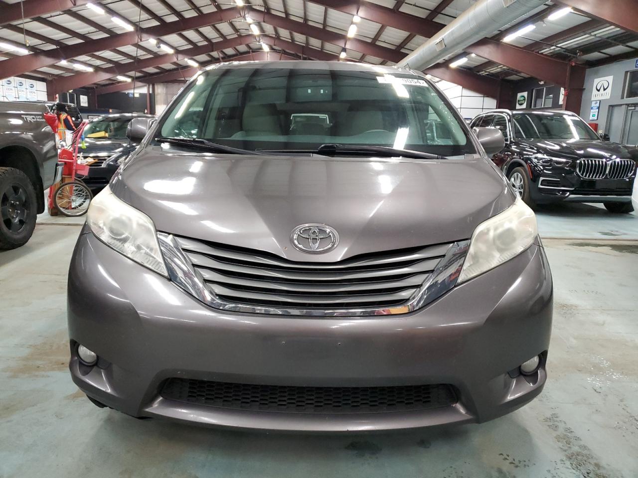 VIN 5TDYK3DC5DS310893 2013 TOYOTA All Models no.5