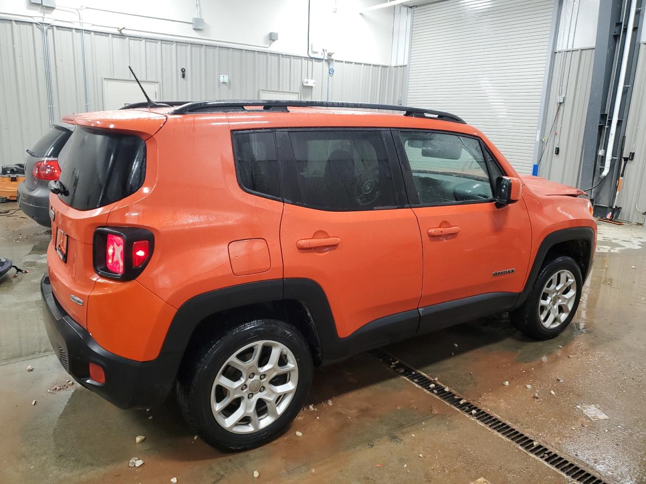 2016 Jeep Renegade - Image 3