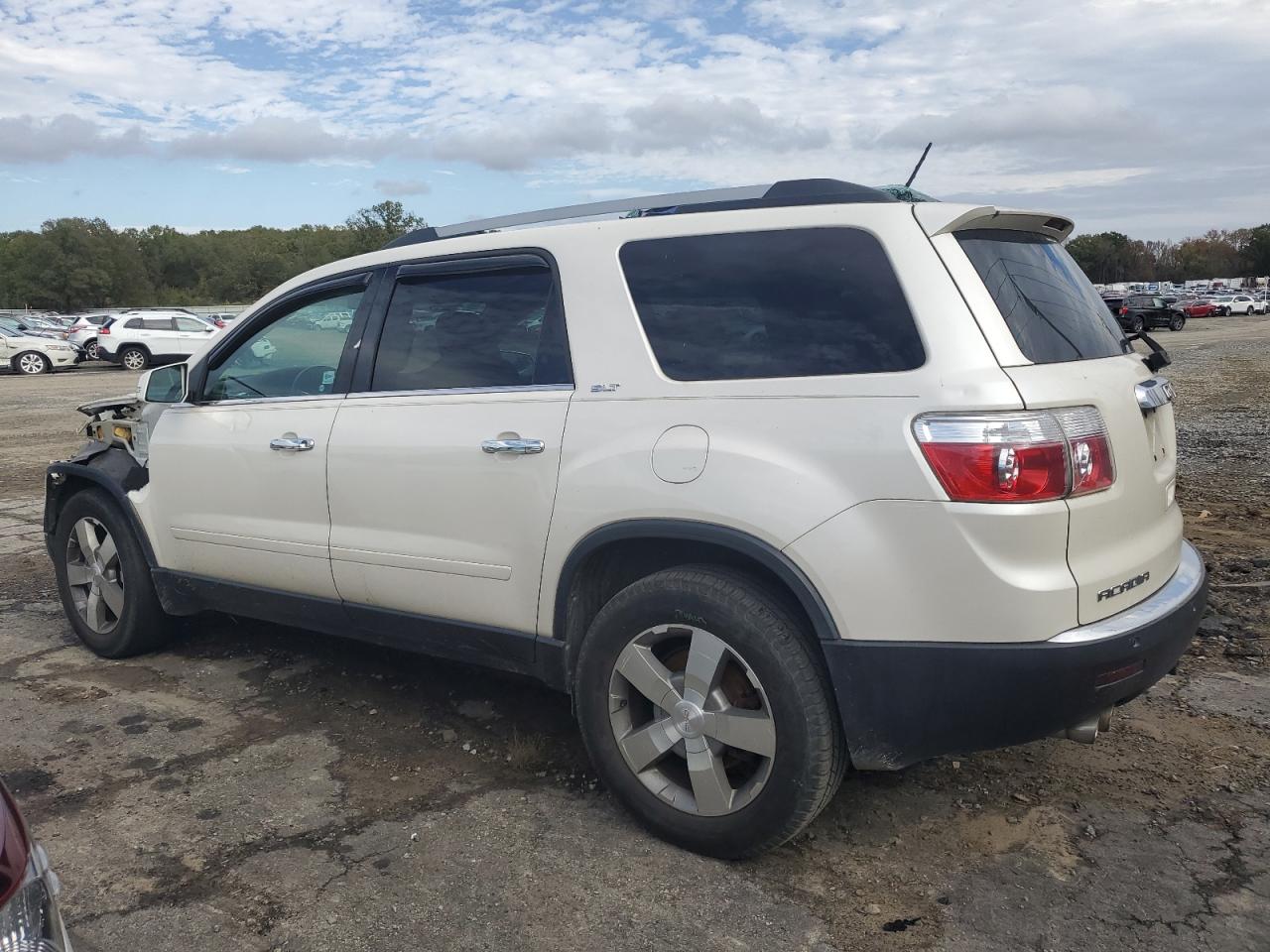 2011 GMC Acadia - Image 2