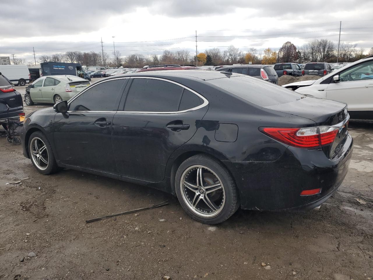 2014 Lexus ES - Image 2