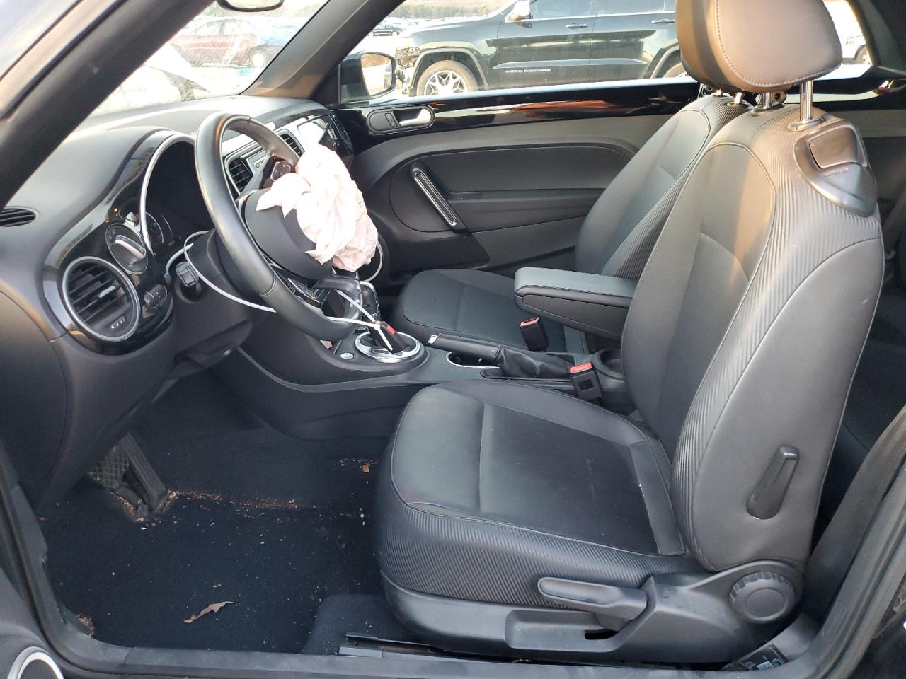 2015 Volkswagen Beetle - Image 7