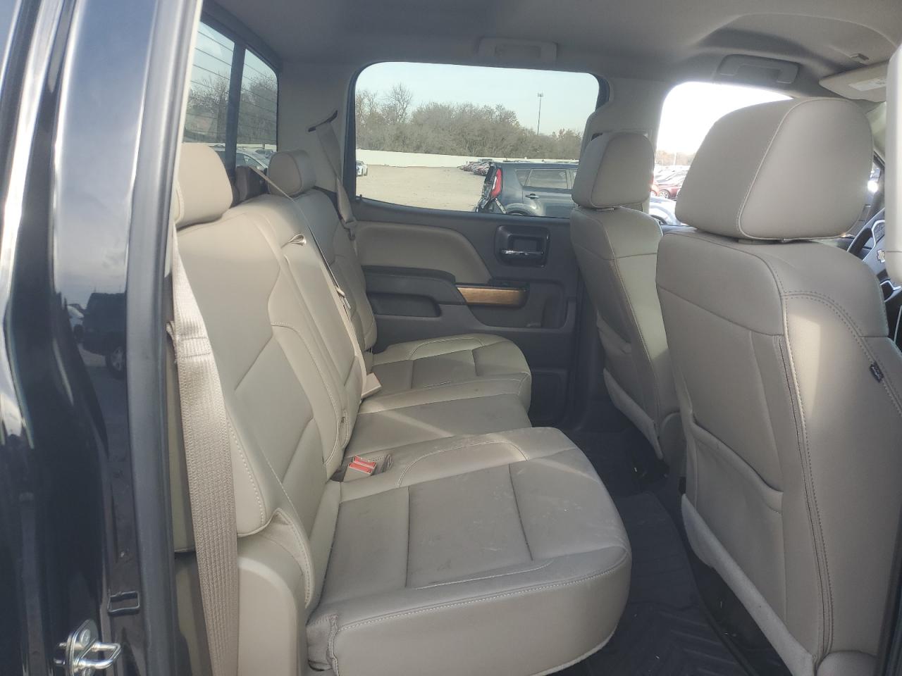 2016 Chevrolet Silverado - Image 10
