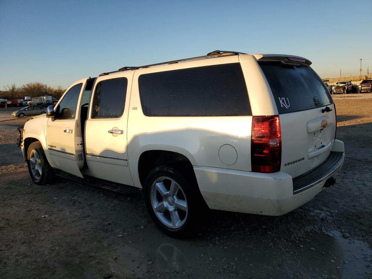 2014 Chevrolet Suburban - Image 2
