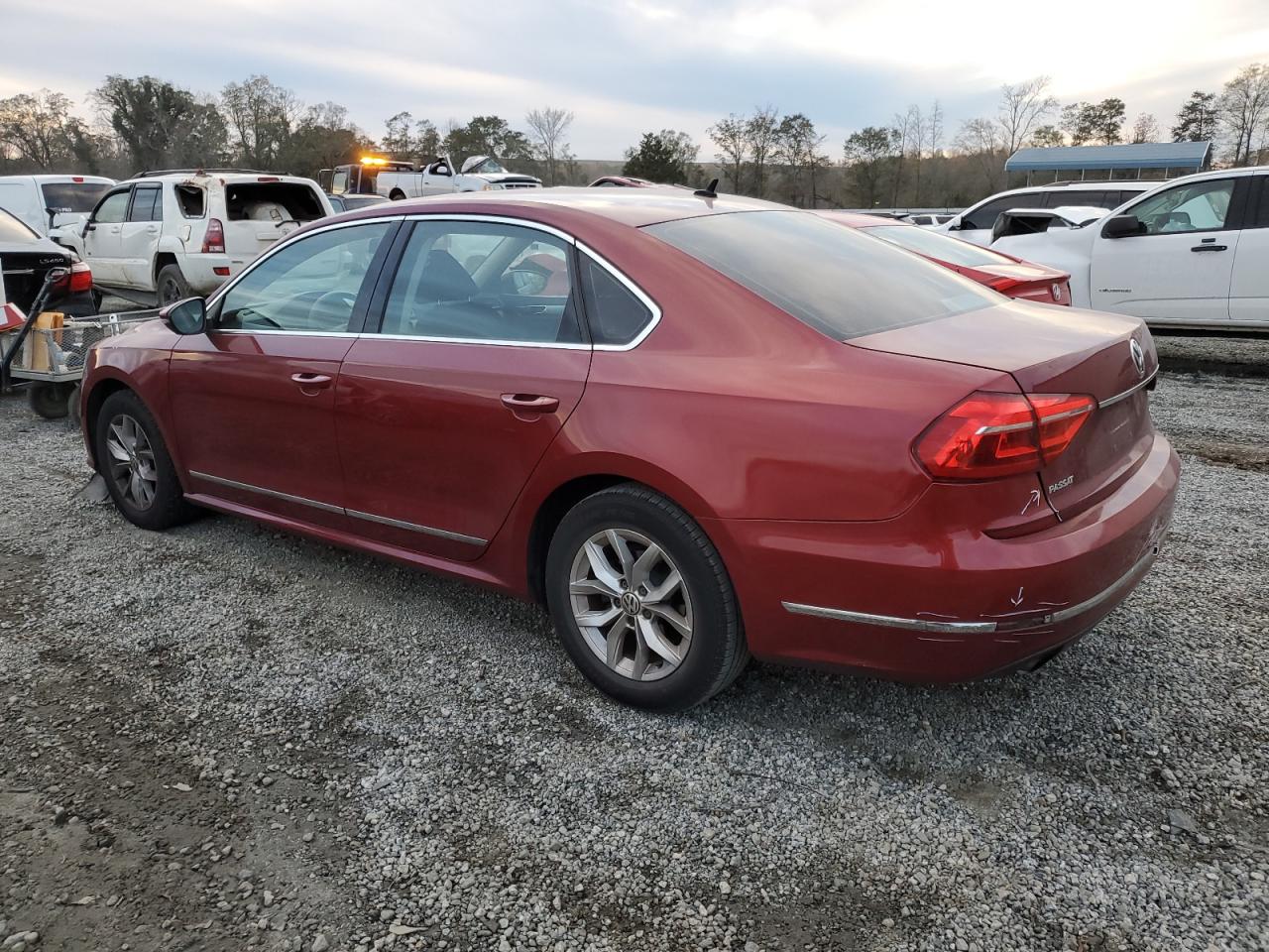 2016 Volkswagen Passat - Image 2