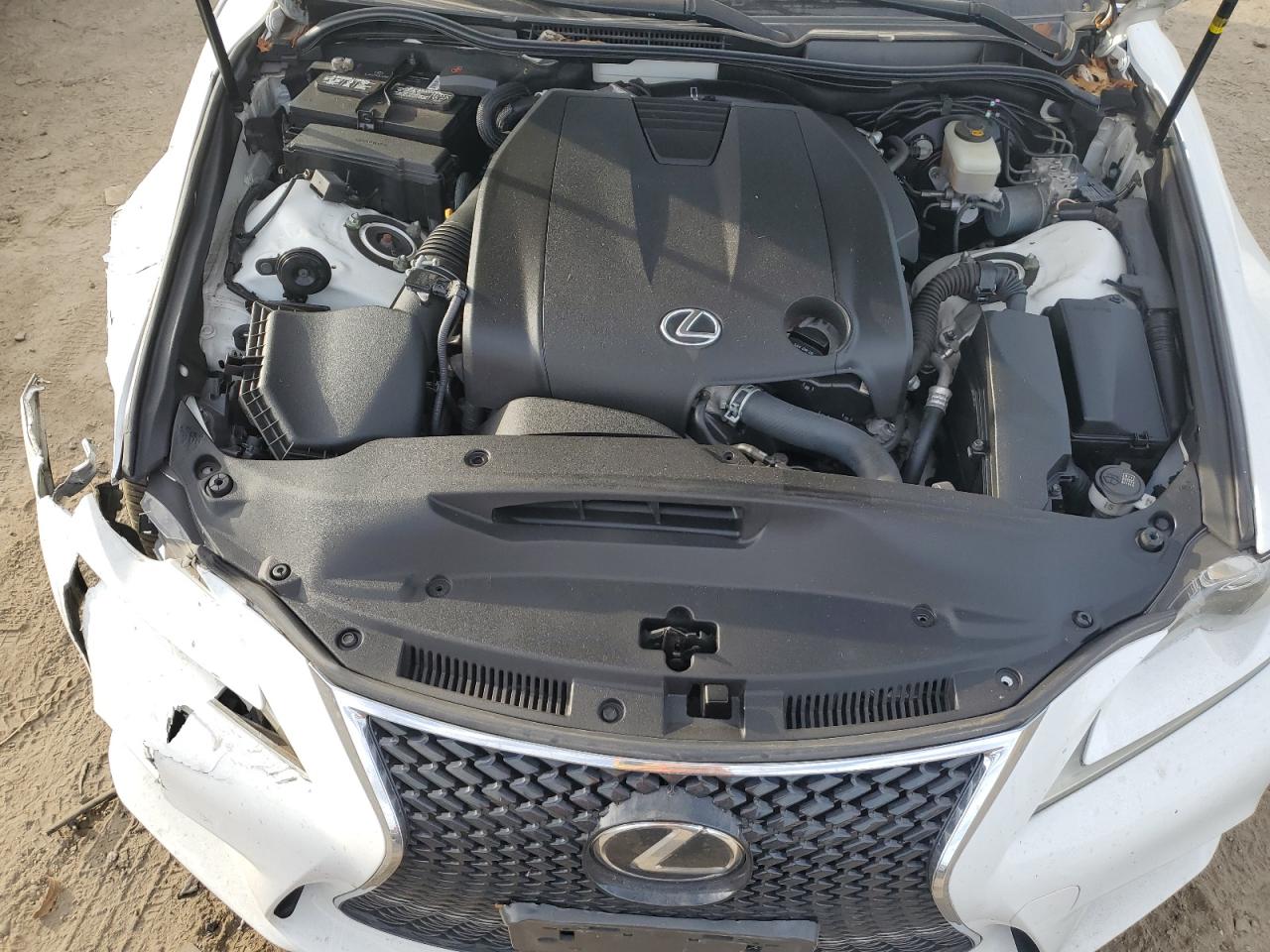 2015 Lexus IS - Image 11
