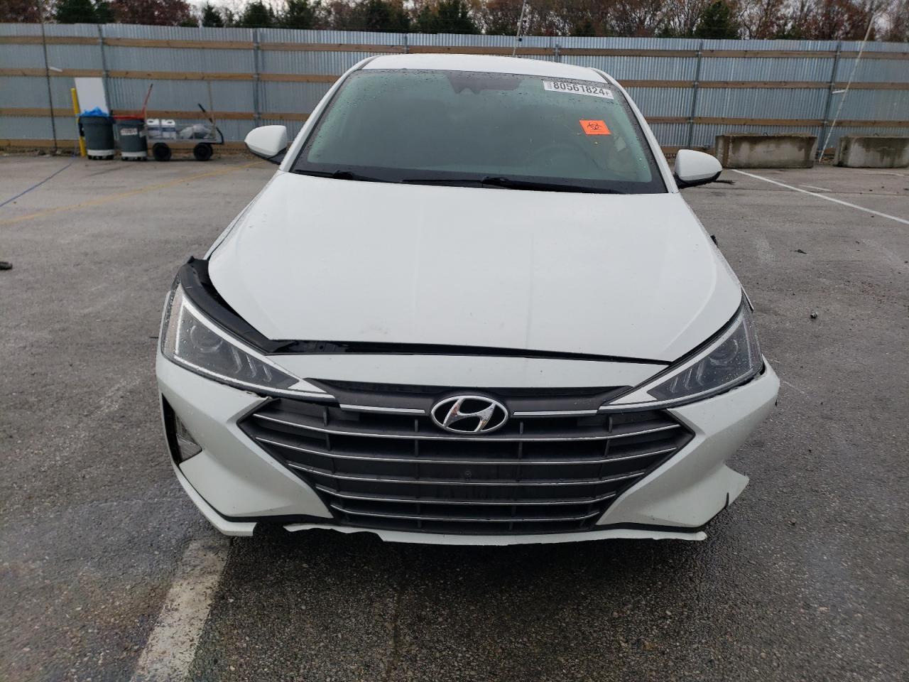 2019 Hyundai Elantra - Image 5