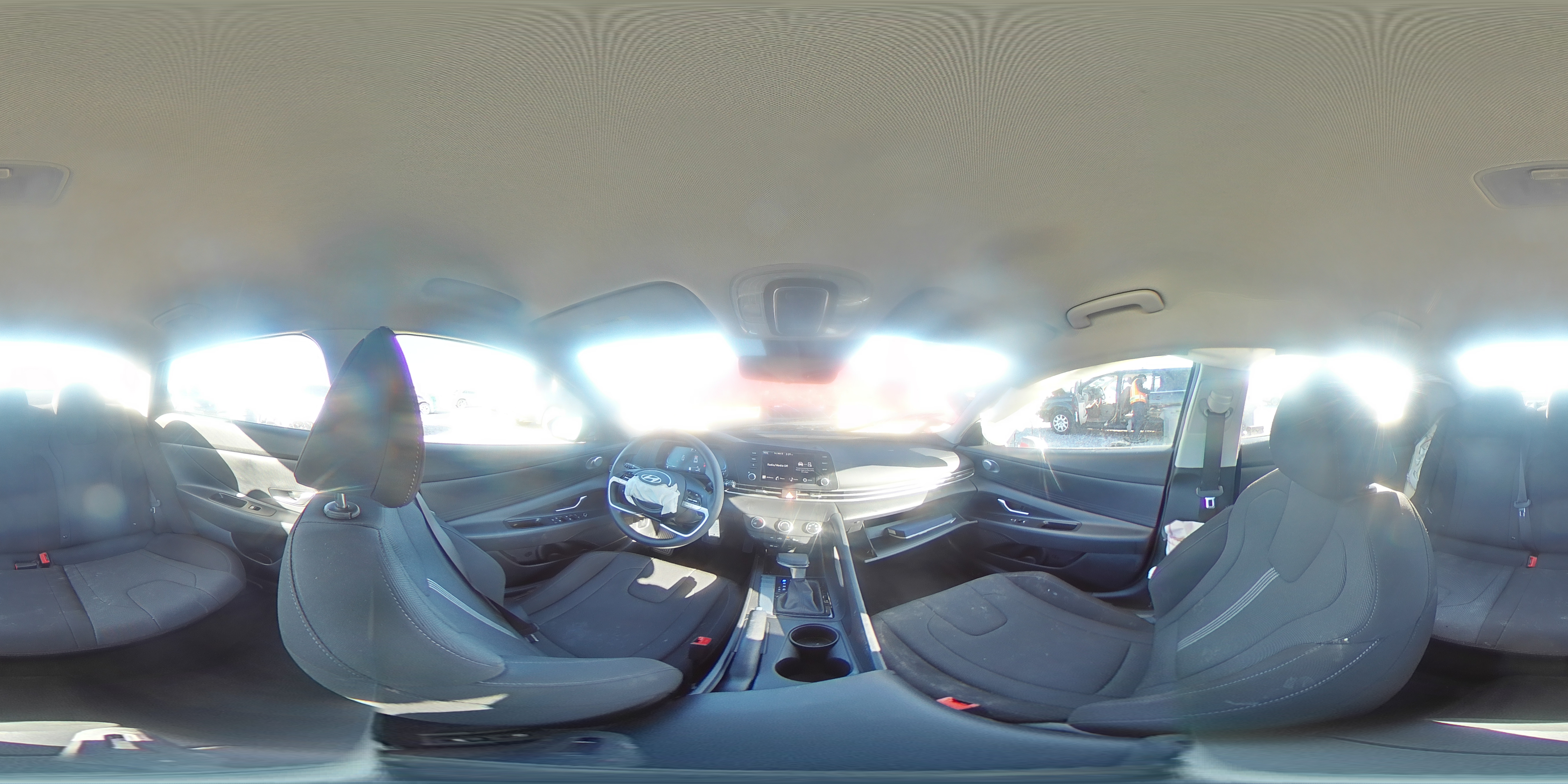 2024 Hyundai Elantra - Image 15