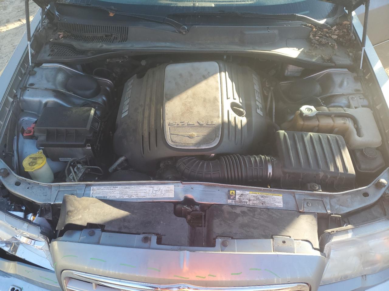 2006 Chrysler 300 - Image 11