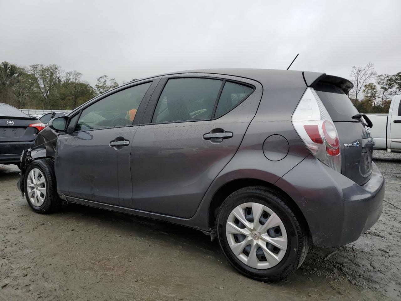2014 Toyota Prius - Image 2
