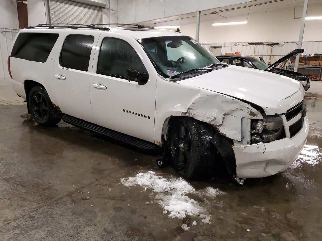 2007 Chevrolet Suburban - Image 4
