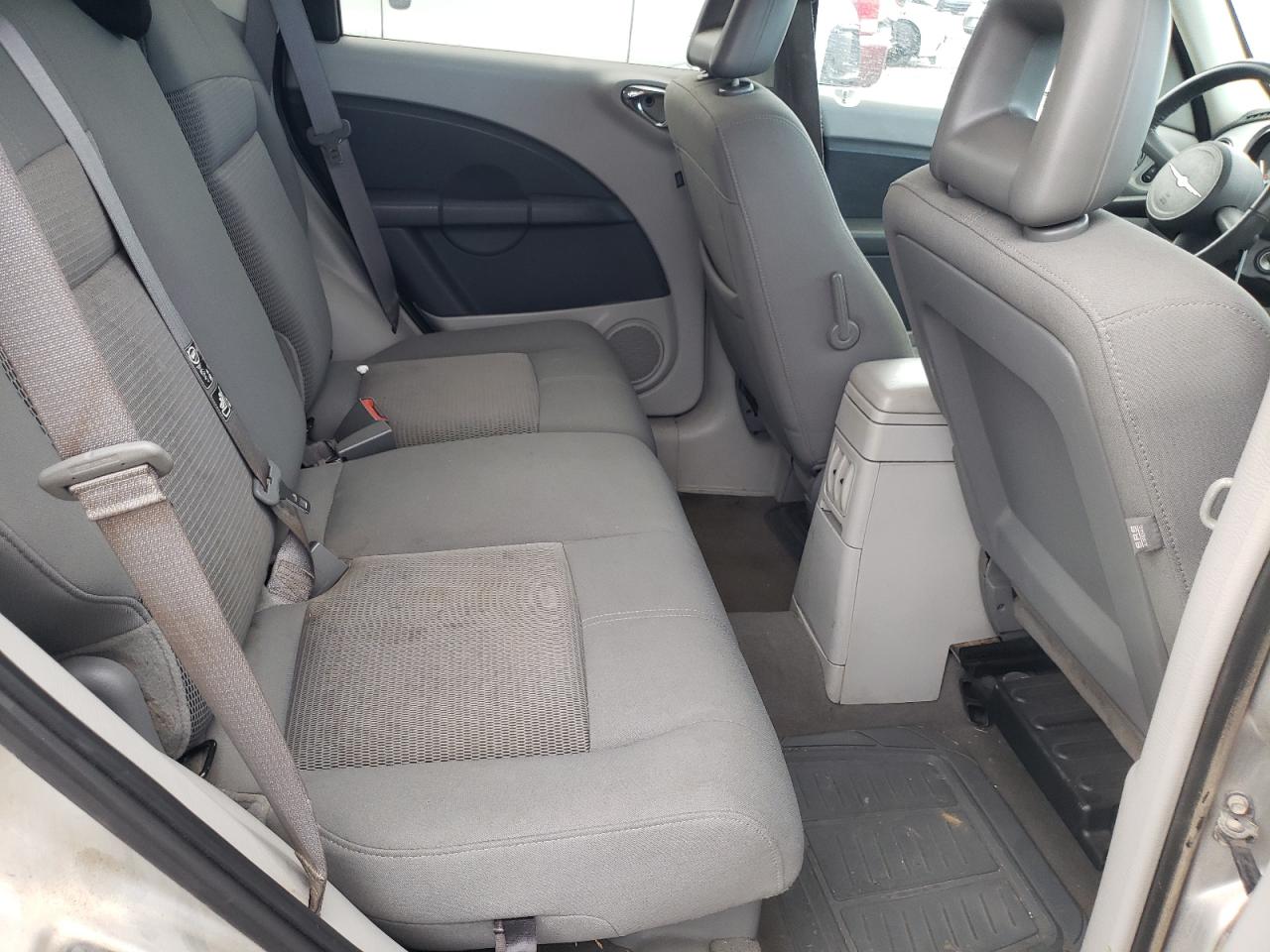 2010 Chrysler PT Cruiser - Image 10