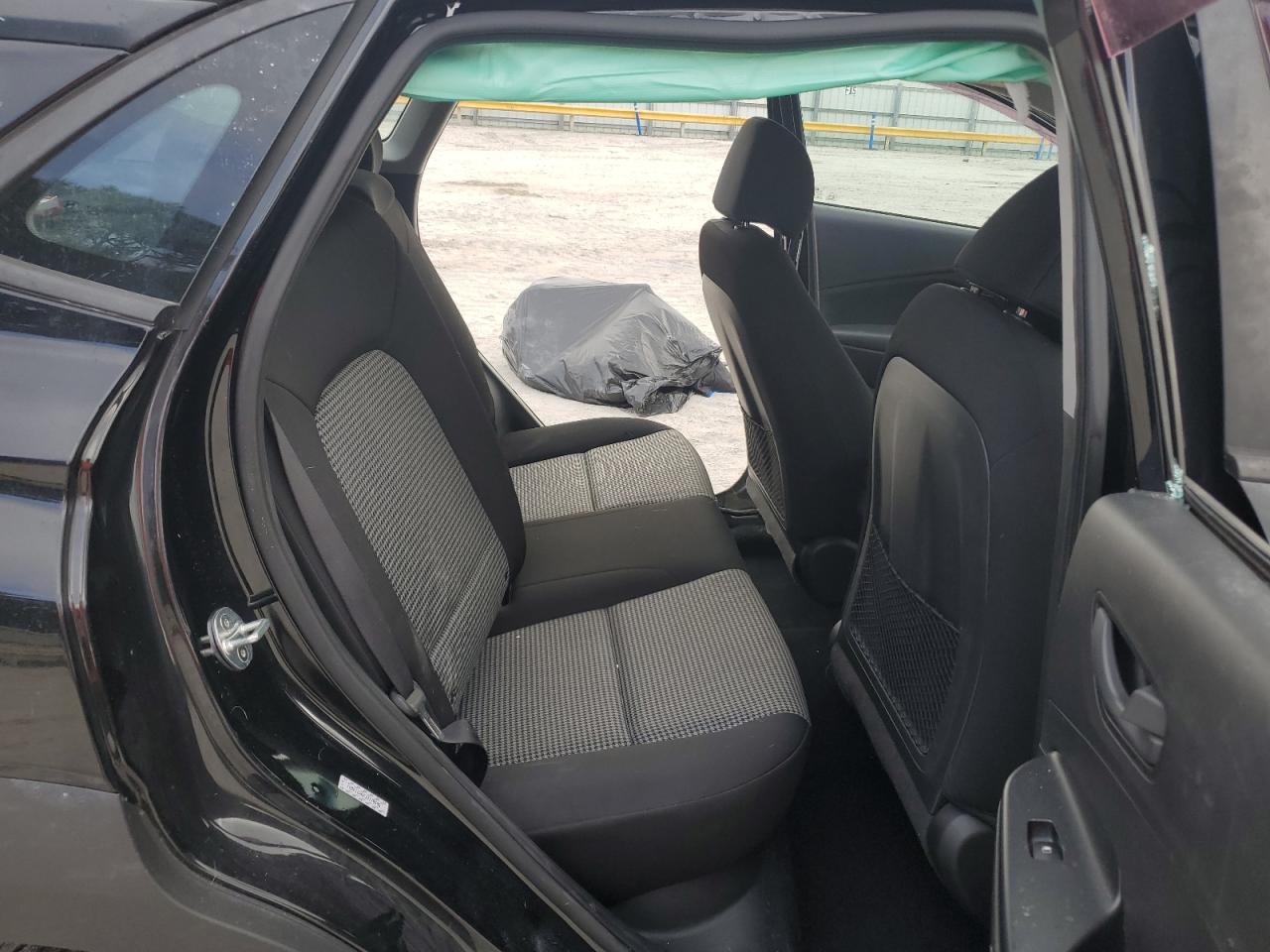 2018 Hyundai Kona Se VIN: KM8K12AAXJU179596 Lot: 80868124