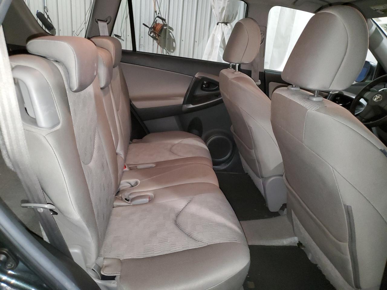 2010 Toyota RAV 4 - Image 11