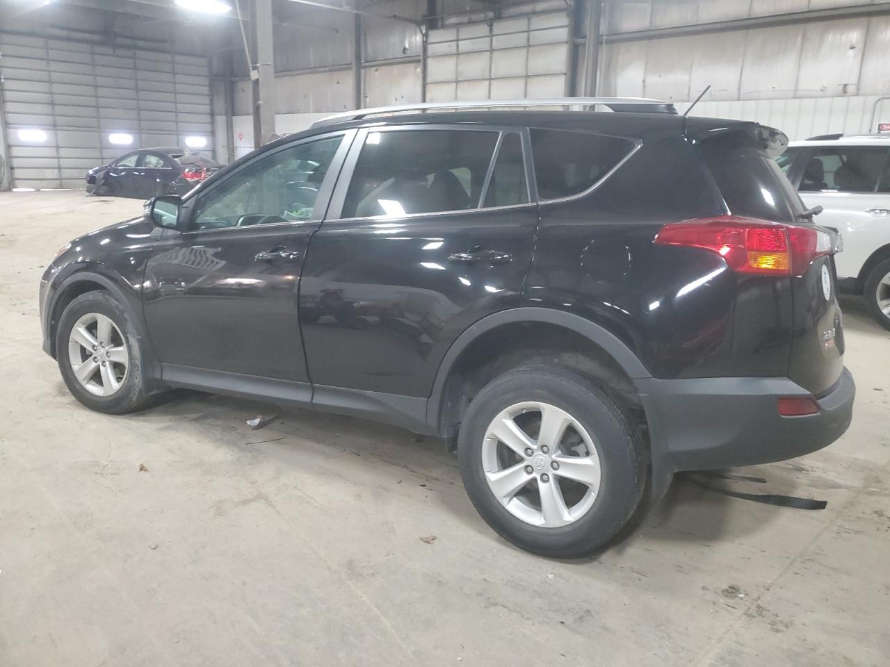 2014 Toyota RAV 4 - Image 2