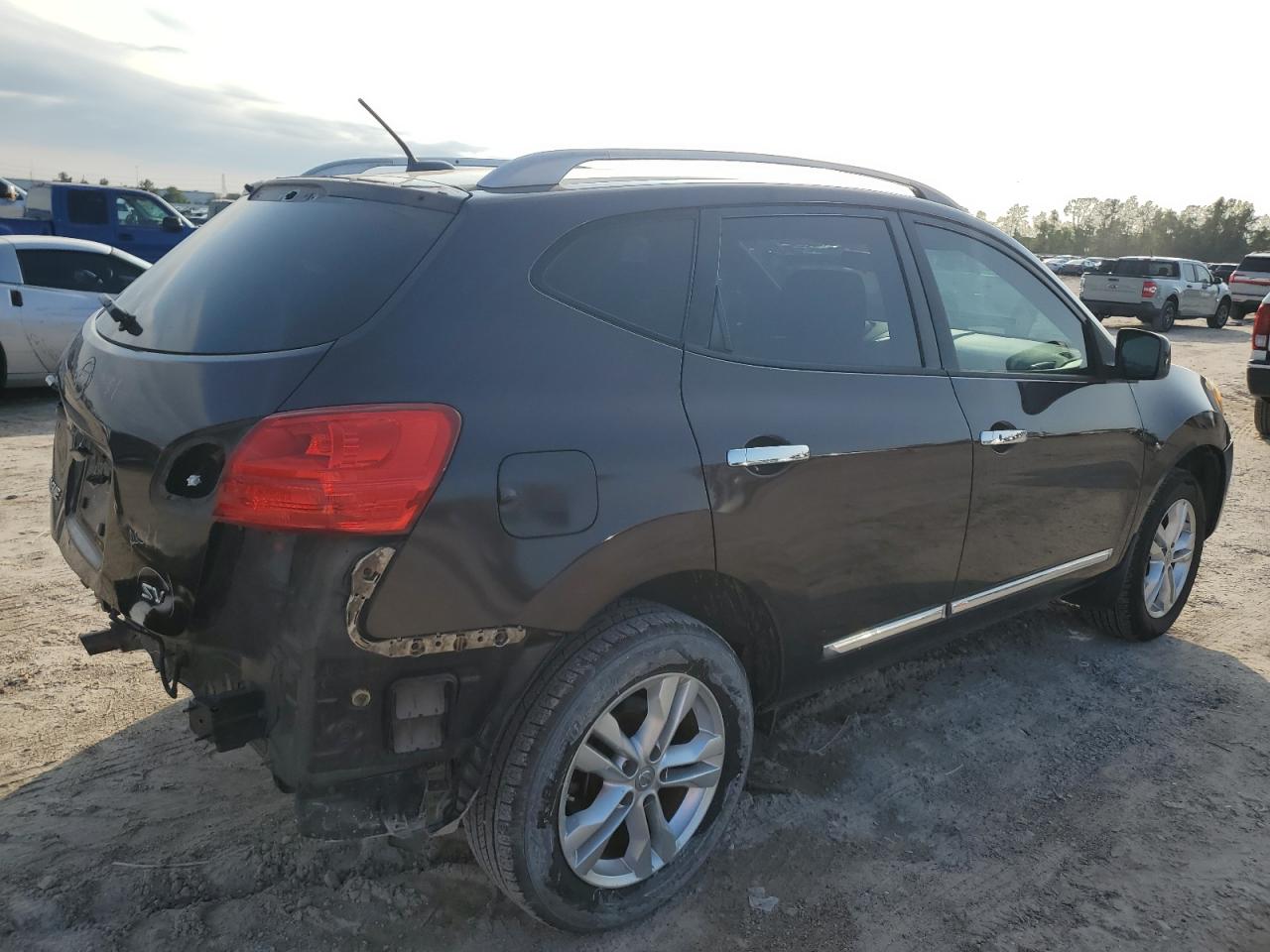 2013 Nissan Rogue - Image 3