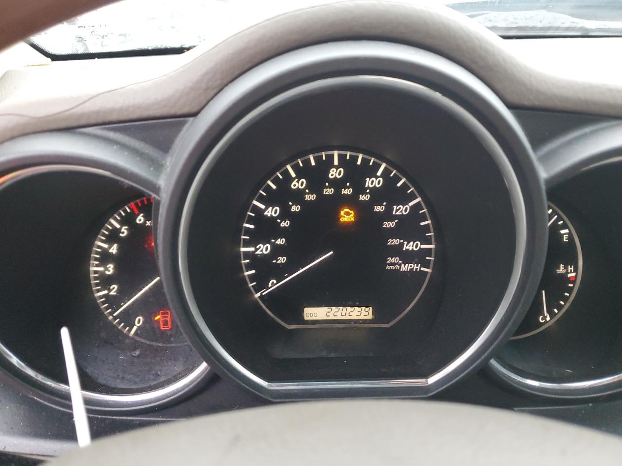 2004 Lexus RX - Image 9