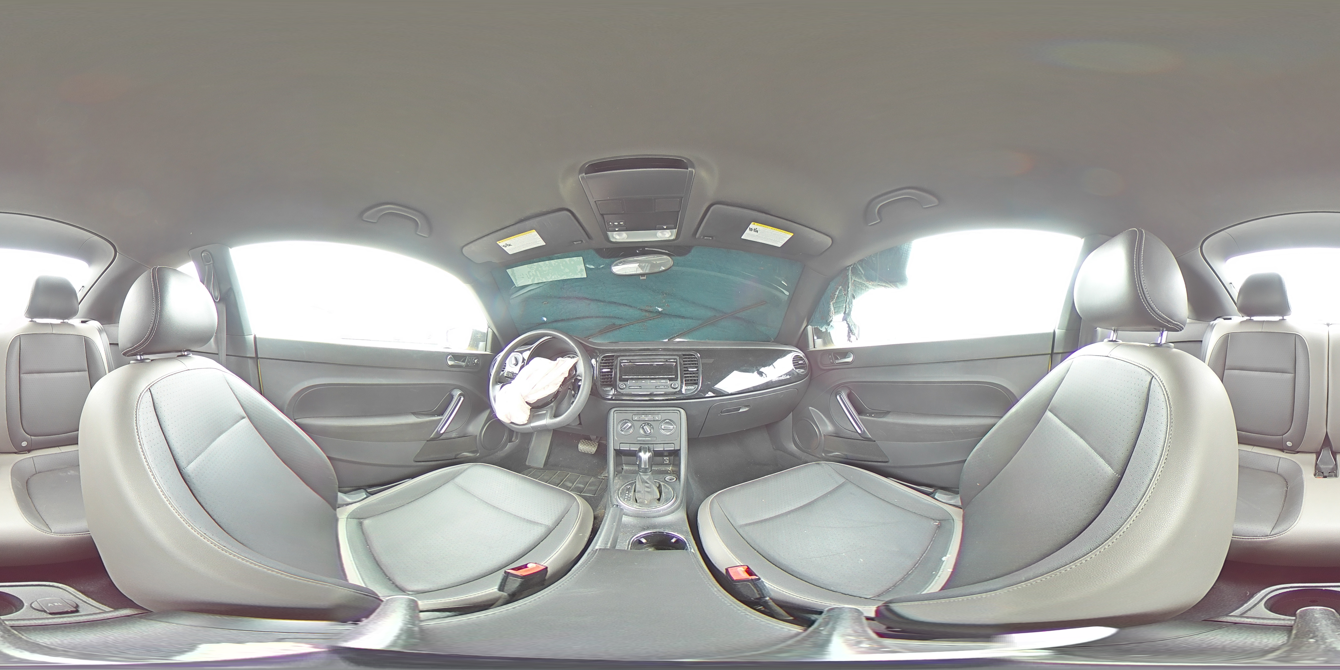 2015 Volkswagen Beetle - Image 12