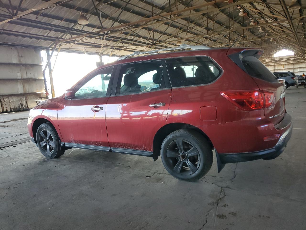 2017 Nissan Pathfinder - Image 2